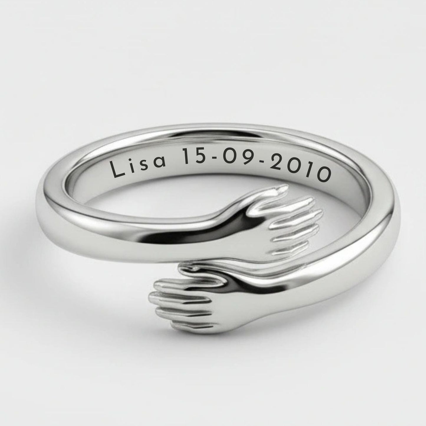 Hug Ring – Engraved “Hug to Mum”