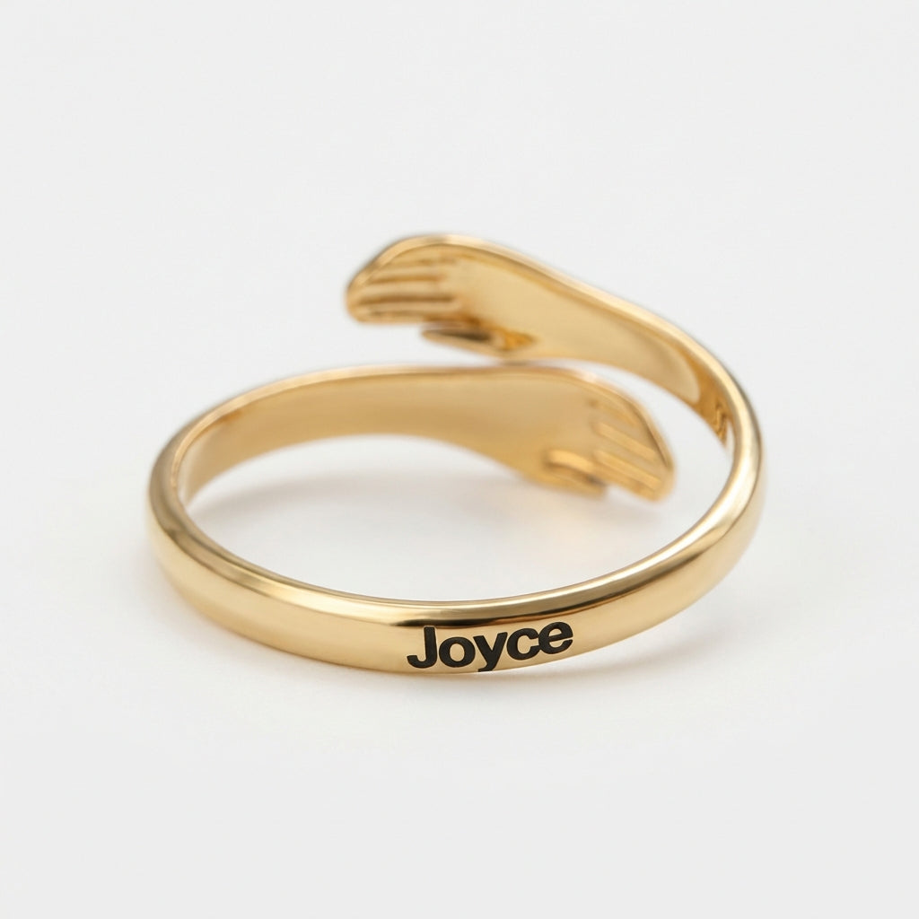 Hug Ring – Engraved “Hug to Mum”
