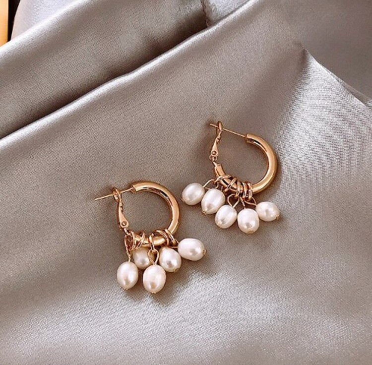 Temperament Pearl Earrings