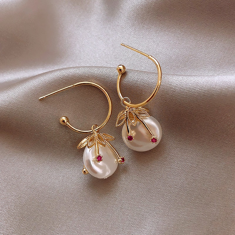 Shell Pearl Earrings