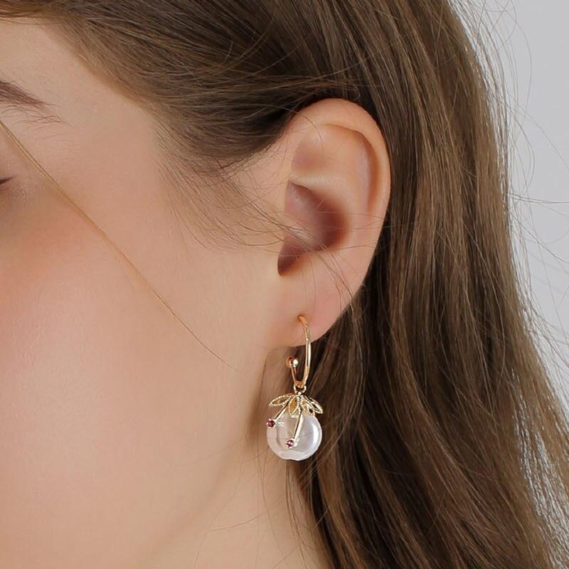 Shell Pearl Earrings