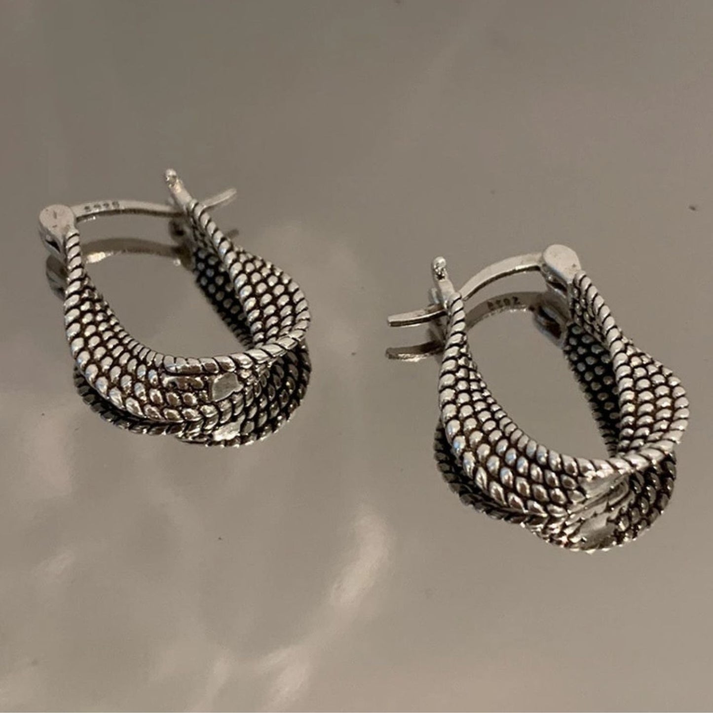 Vintage Winding Geometric Earrings