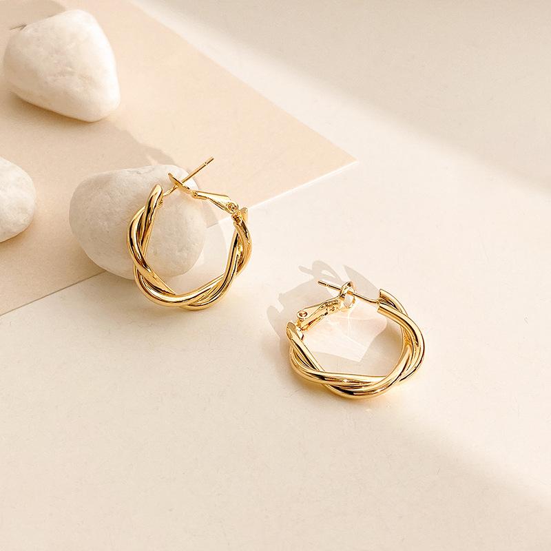 Twist Minimalist Hoop Earrings